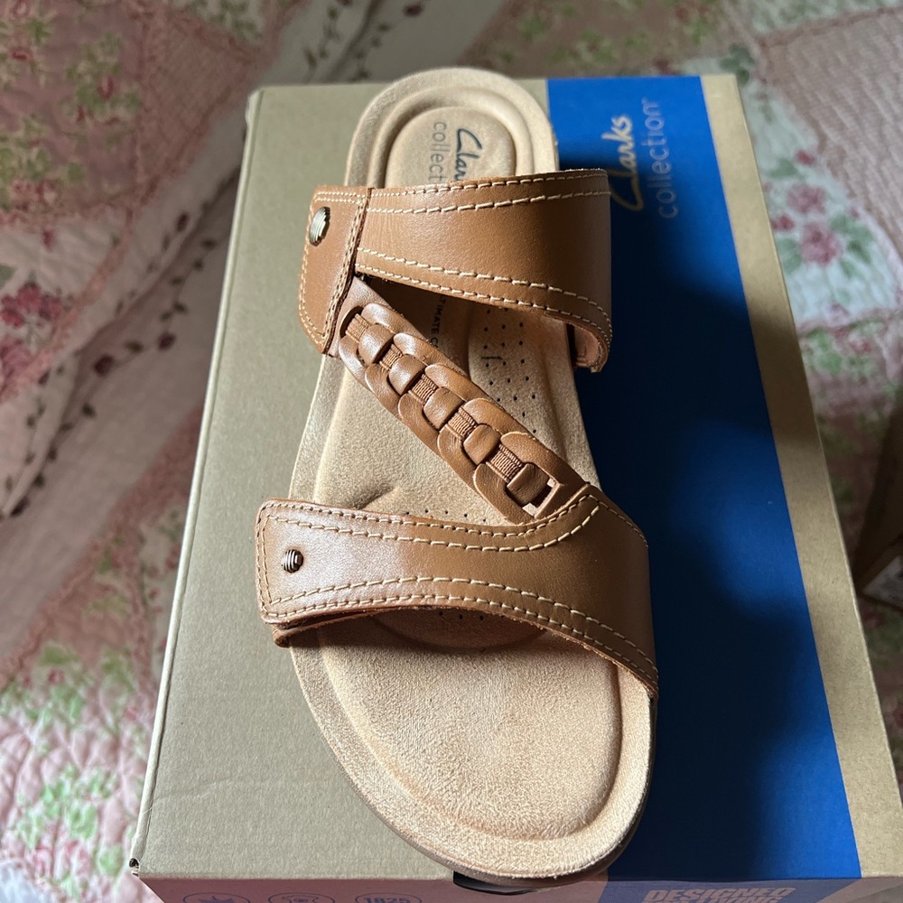 NWOT Clarks Women's Brown Leather Sandals